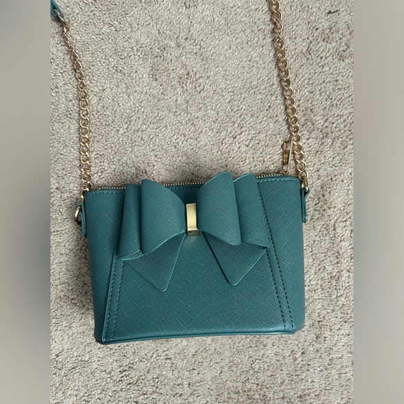 Like Dreams Emerald Vegan Leather Bow Crossbody Bag - Picture 2 of 9